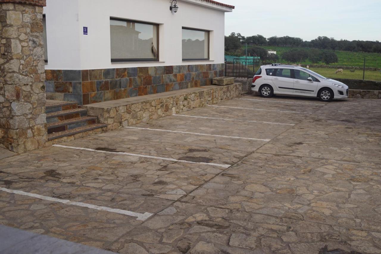 Apartamentos Estrellas De Monfraguee 토레혼엘루비오 외부 사진