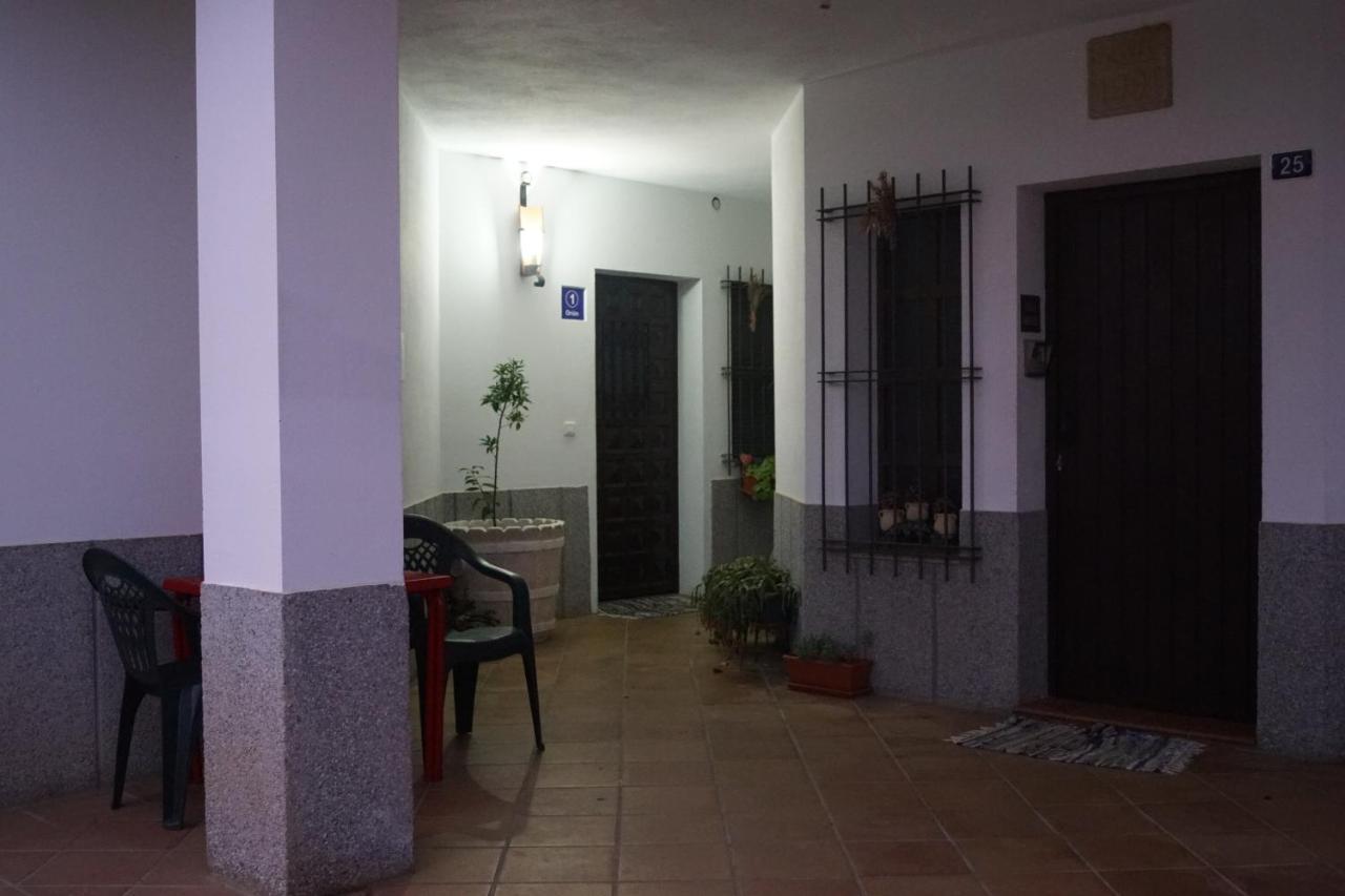 Apartamentos Estrellas De Monfraguee 토레혼엘루비오 외부 사진