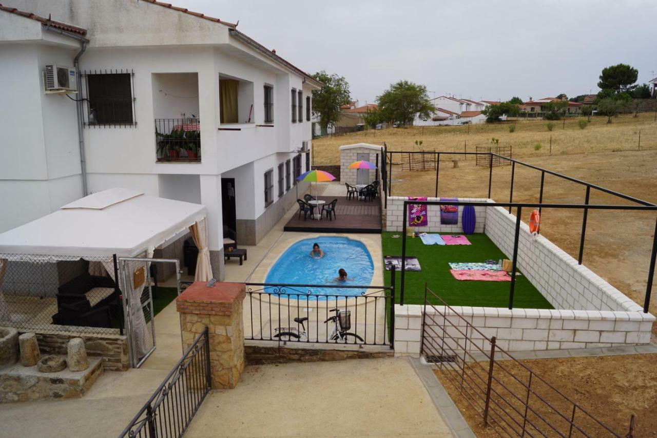 Apartamentos Estrellas De Monfraguee 토레혼엘루비오 외부 사진